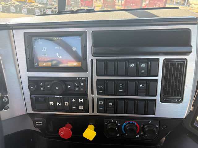 2022 Mack  AN64T