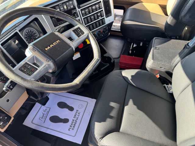 2023 Mack  AN64T
