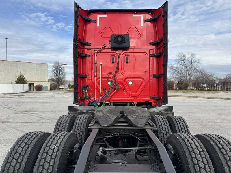 2023 Freightliner  Cascadia