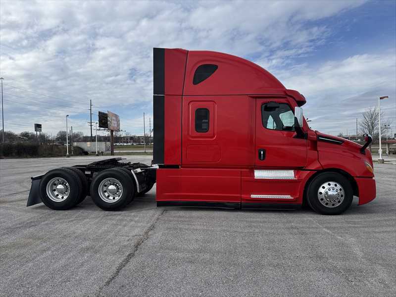 2023 Freightliner  Cascadia