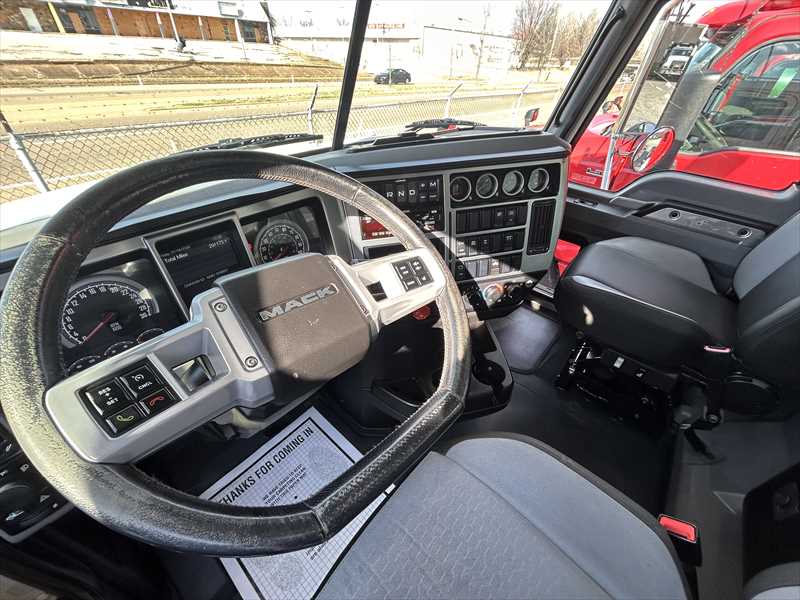 2019 Mack - image 16