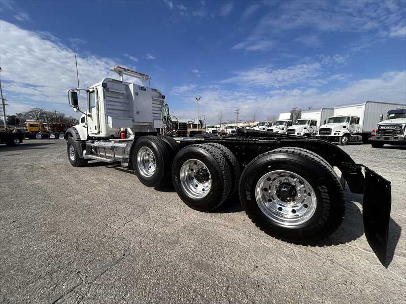2019 Mack - image 4