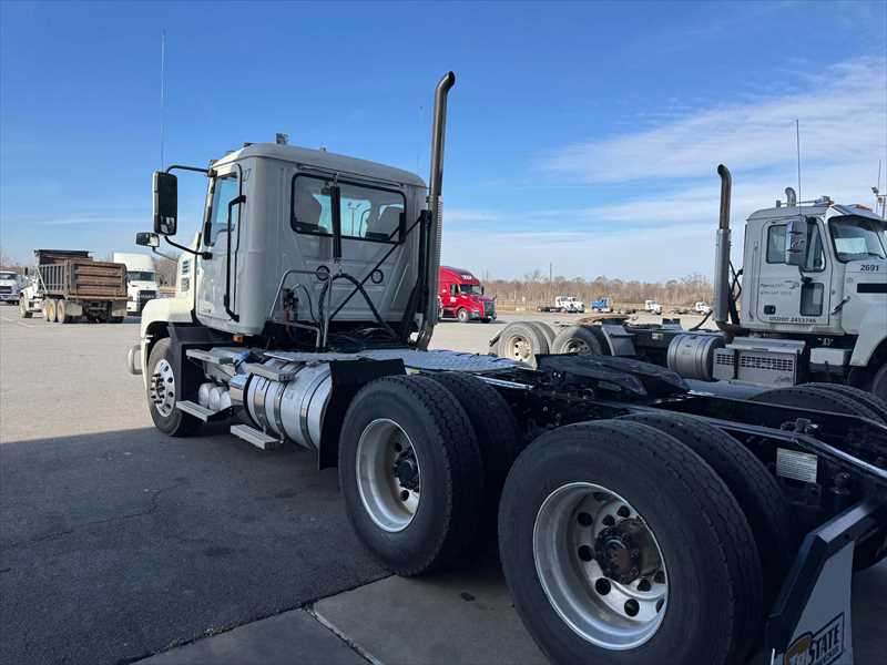 2023 Mack  AN64T