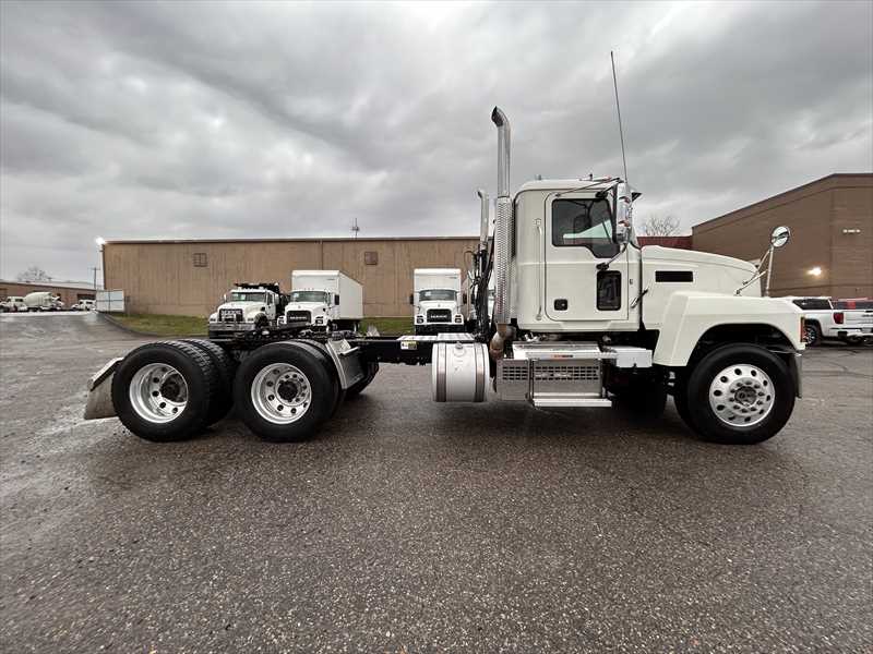 2019 Mack  PI64T
