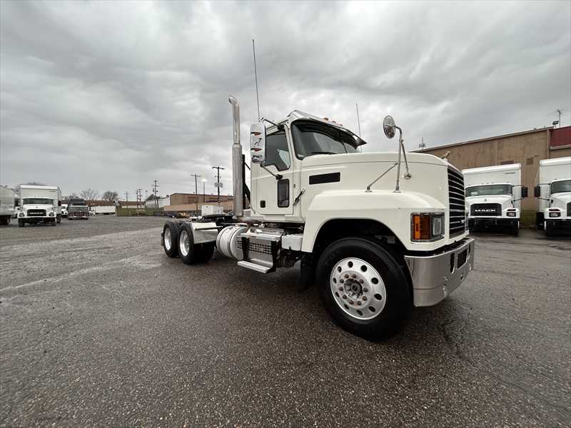 2019 Mack  PI64T