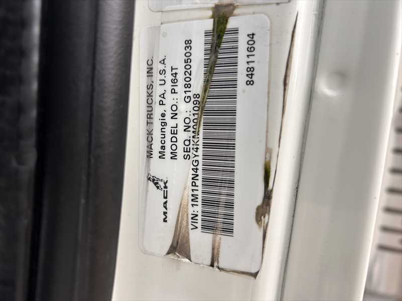 2019 Mack  PI64T