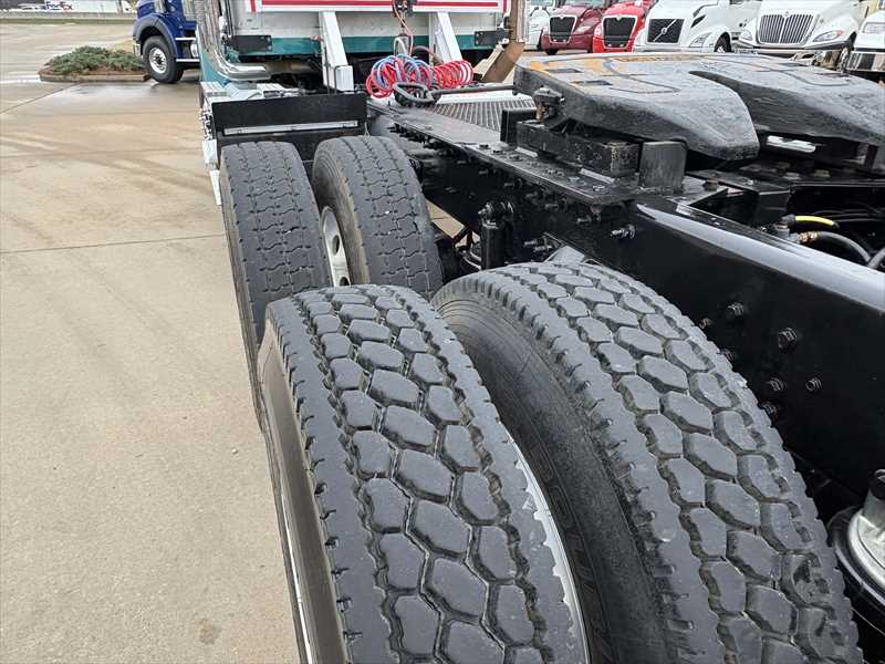 2021 International - image 4