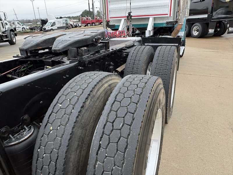 2021 International - image 6