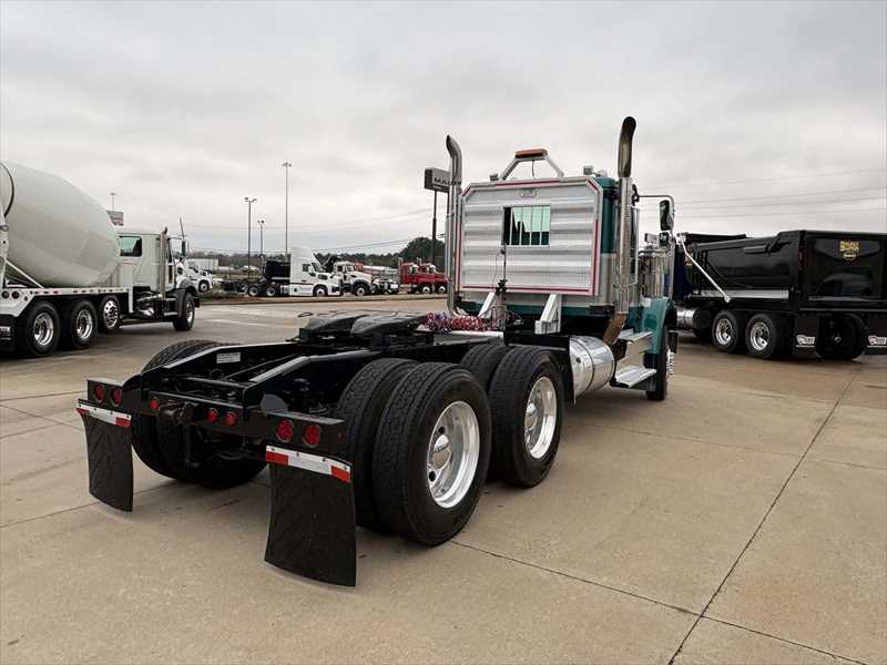 2021 International - image 7