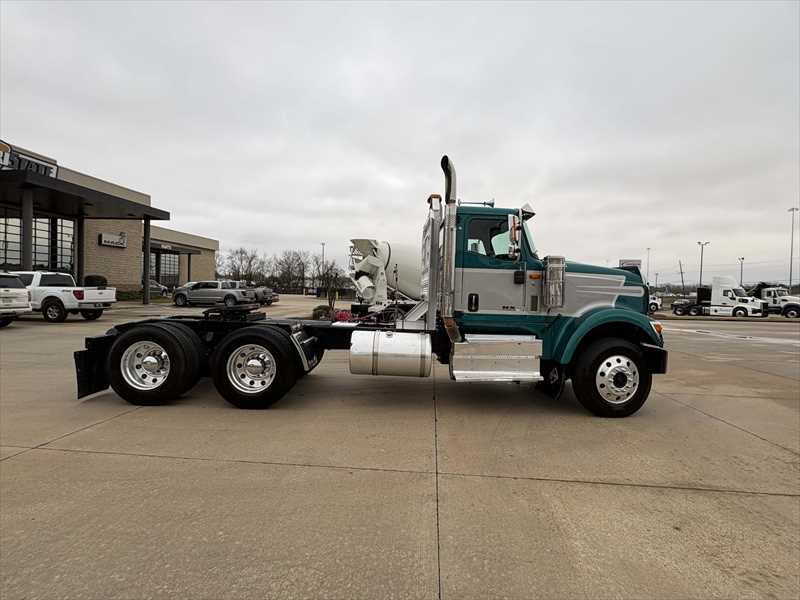 2021 International - image 8