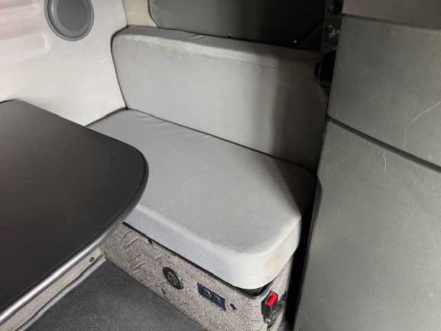 2022 Volvo - image 13