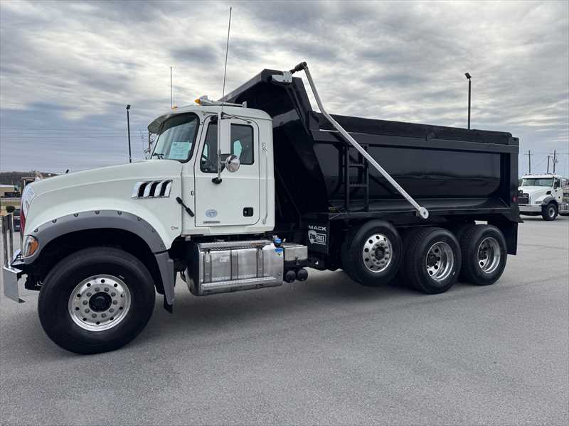 2019 Mack Granite - image 2