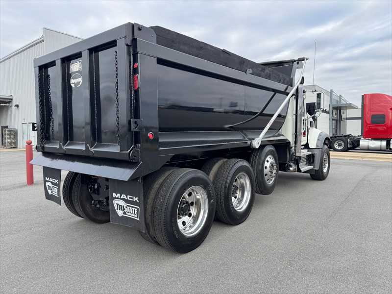 2019 Mack Granite - image 5