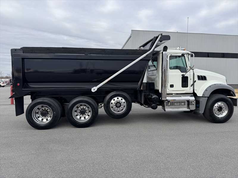 2019 Mack Granite - image 6