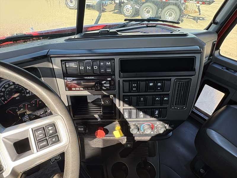 2020 Mack - image 11