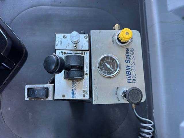 2020 Mack Granite - image 13