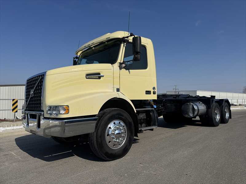 2017 Volvo - image 1