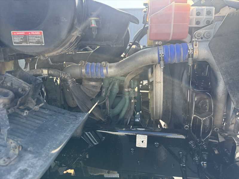 2017 Volvo - image 8