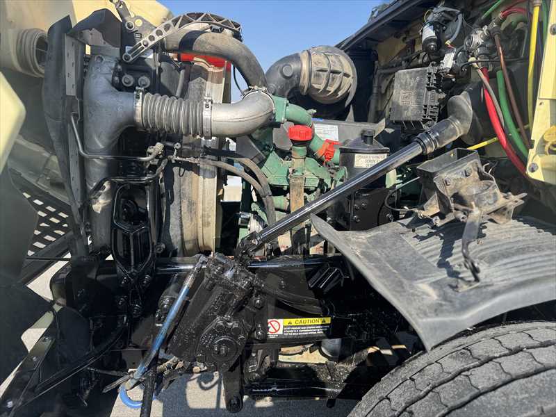 2017 Volvo - image 9