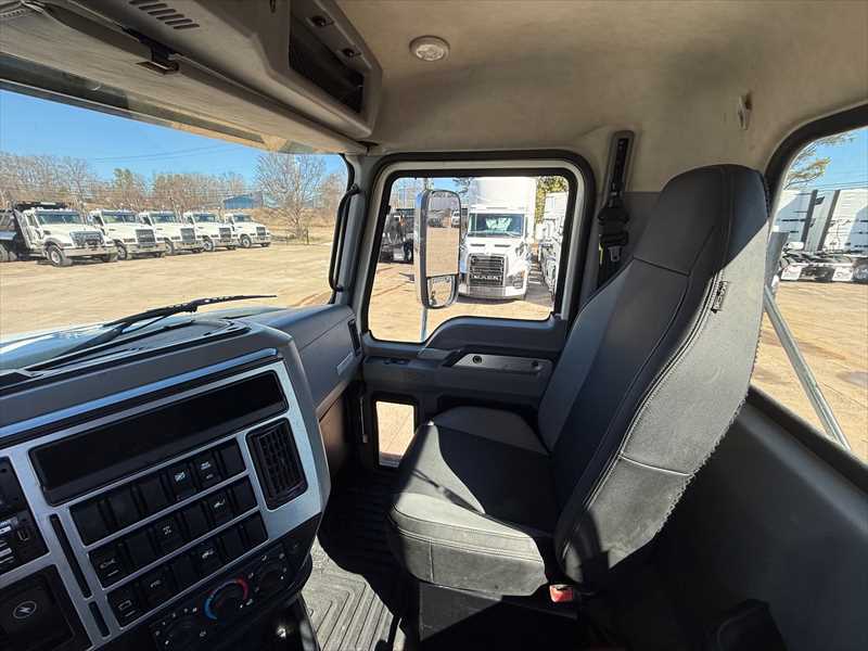 2021 Mack - image 14