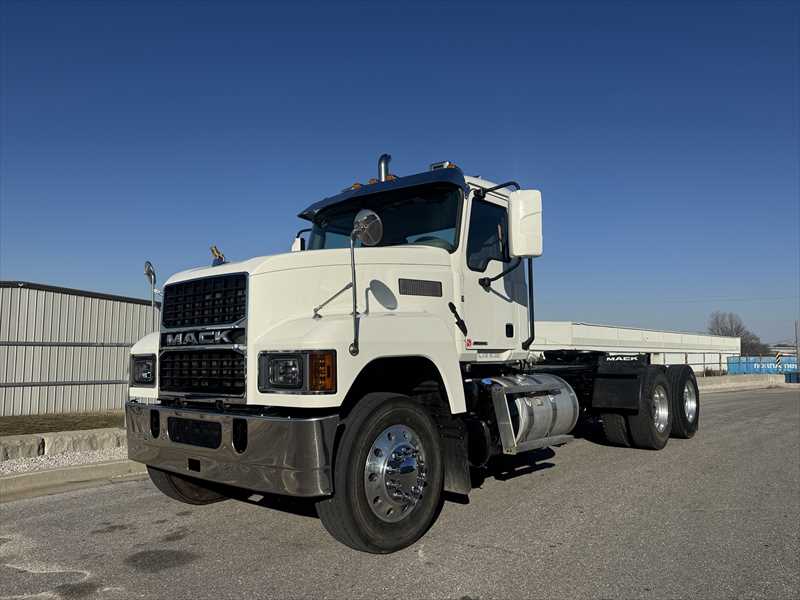 2024 Mack  PI64T