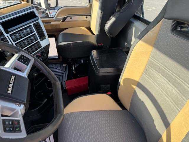 2022 Mack - image 10