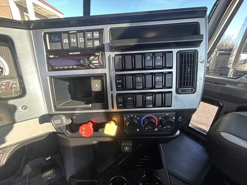 2020 Mack - image 14