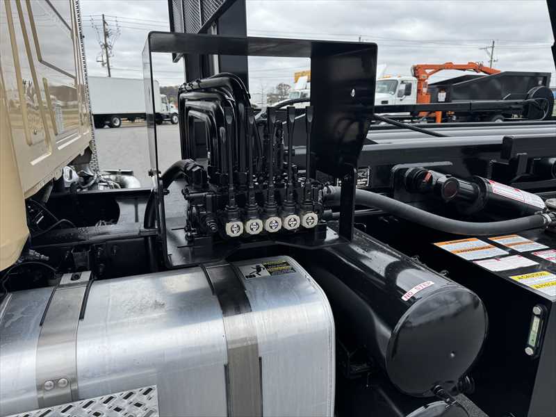 2025 Mack - image 7
