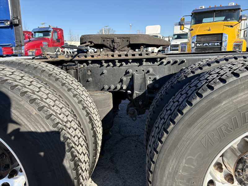 2021 Volvo - image 9