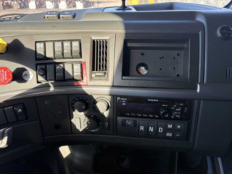 2021 Volvo - image 22