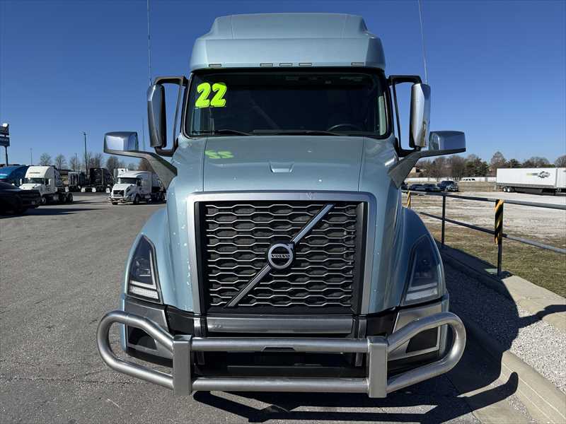 2021 Volvo - image 7