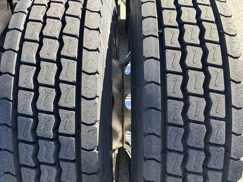 2021 Volvo - image 9