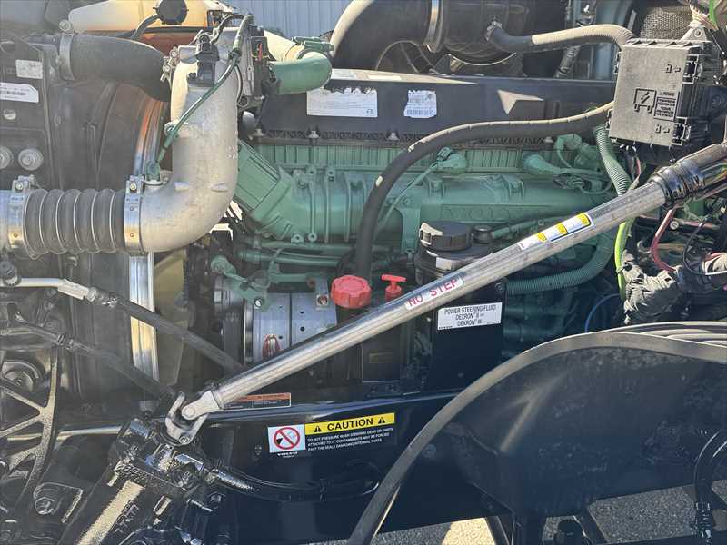 2021 Volvo - image 11