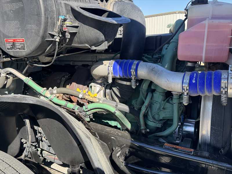 2021 Volvo - image 12