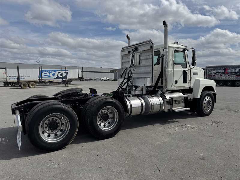 2019 Mack - image 6