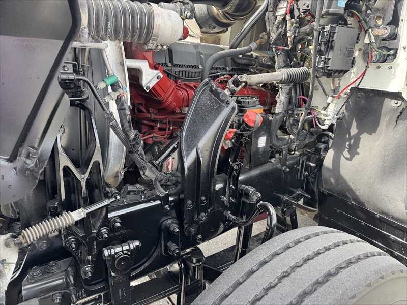 2019 Mack - image 8