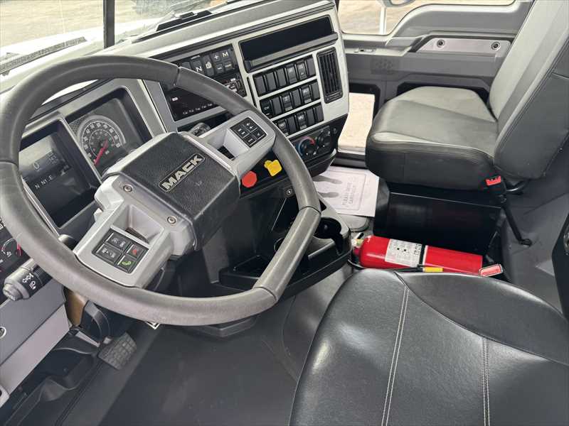 2019 Mack - image 10