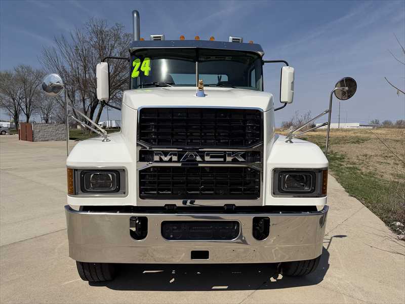 2024 Mack  PI64T