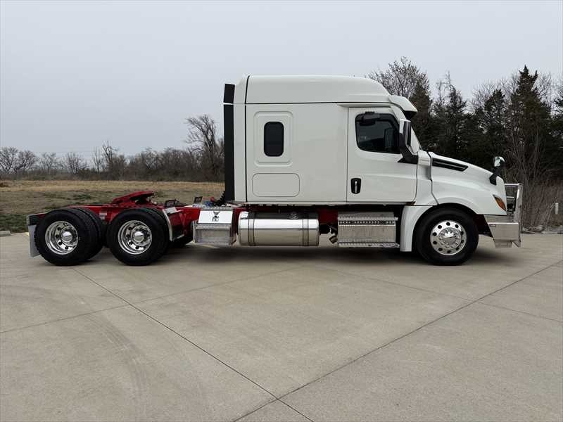 2025 Freightliner  Cascadia