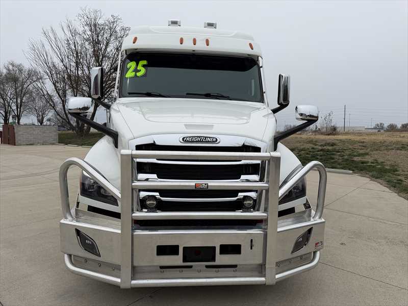 2025 Freightliner  Cascadia
