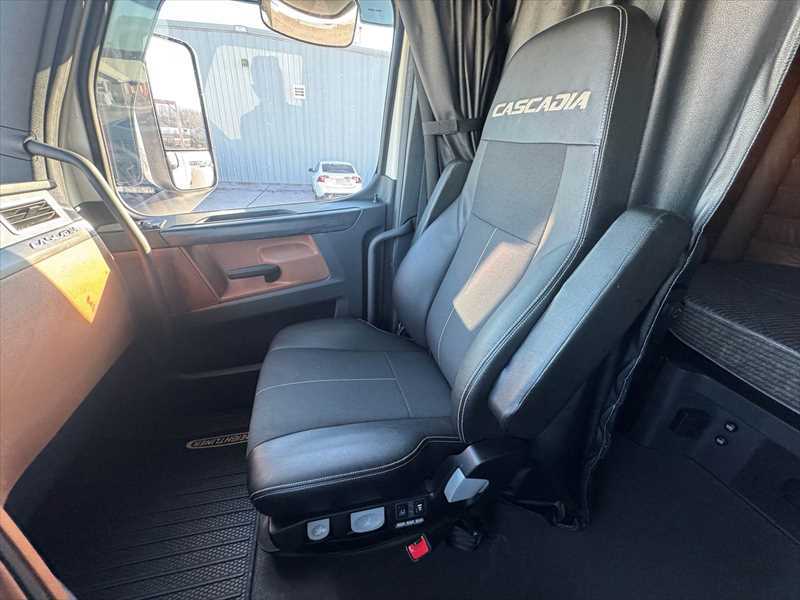 2025 Freightliner  Cascadia