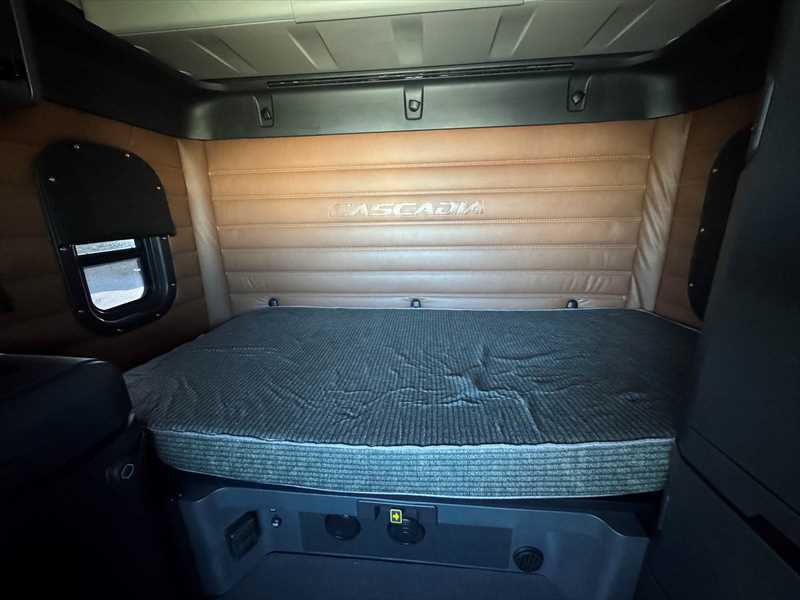 2025 Freightliner  Cascadia