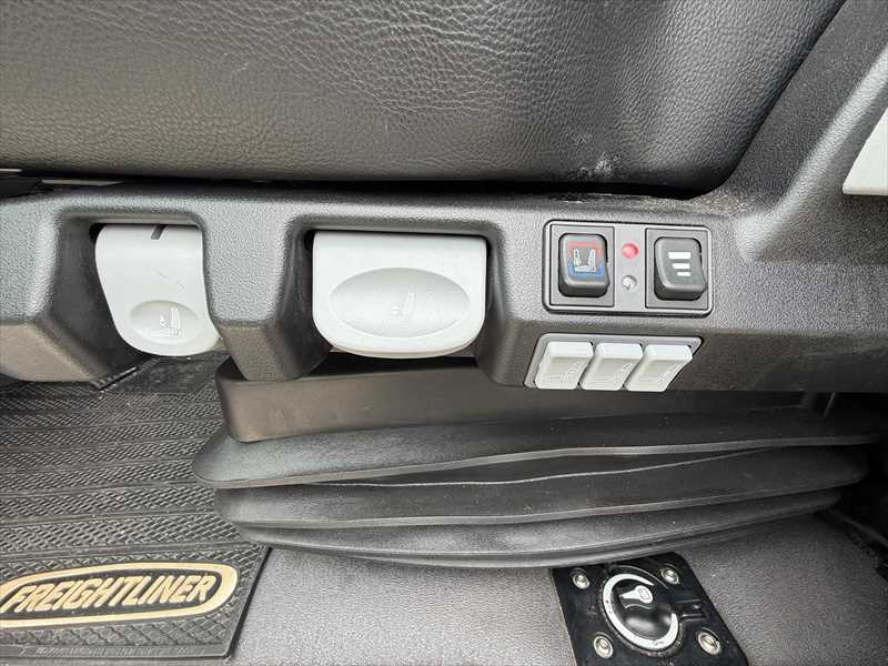 2025 Freightliner  Cascadia