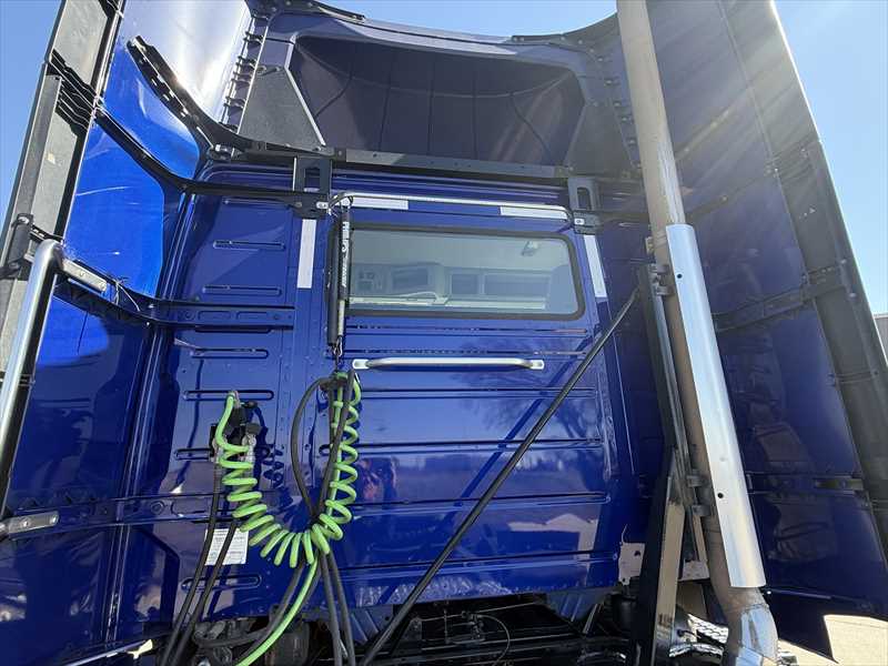 2024 Volvo  VNR64T300