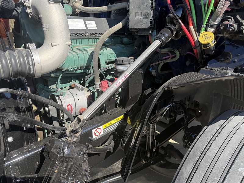 2024 Volvo  VNR64T300