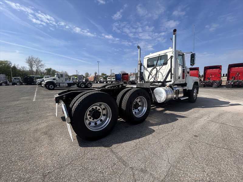2020 Mack - image 4