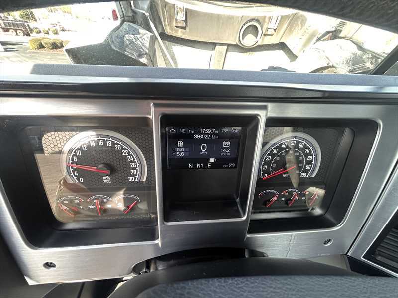 2020 Mack - image 11