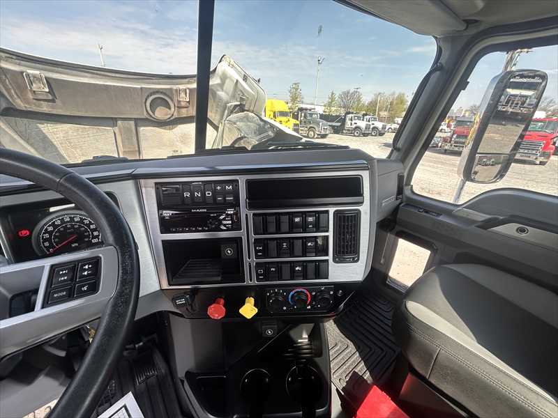 2020 Mack - image 12