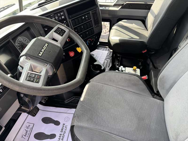 2020 Mack Granite - image 10