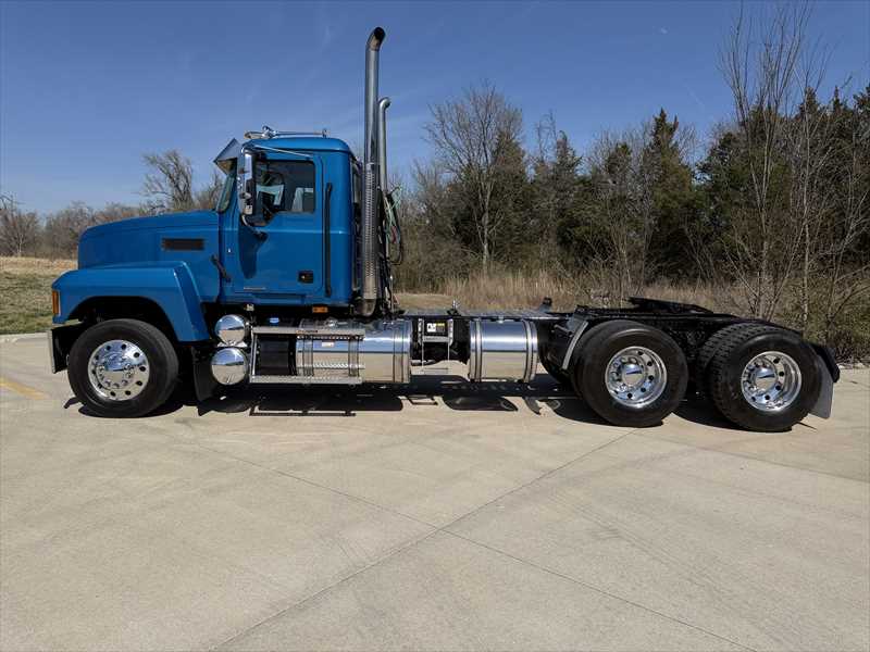 2024 Mack  PI64T